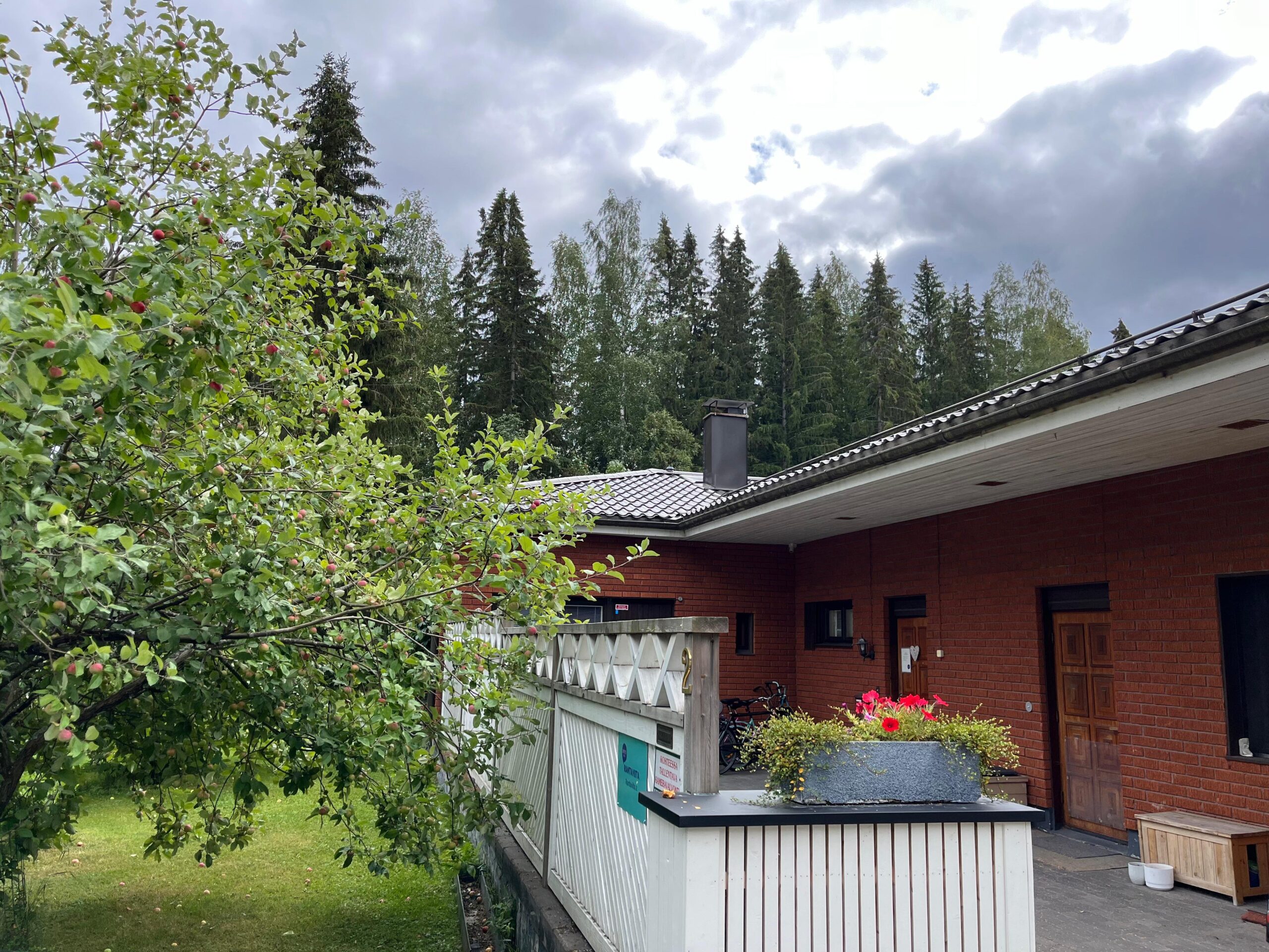 Yksikkö ulkoa päin